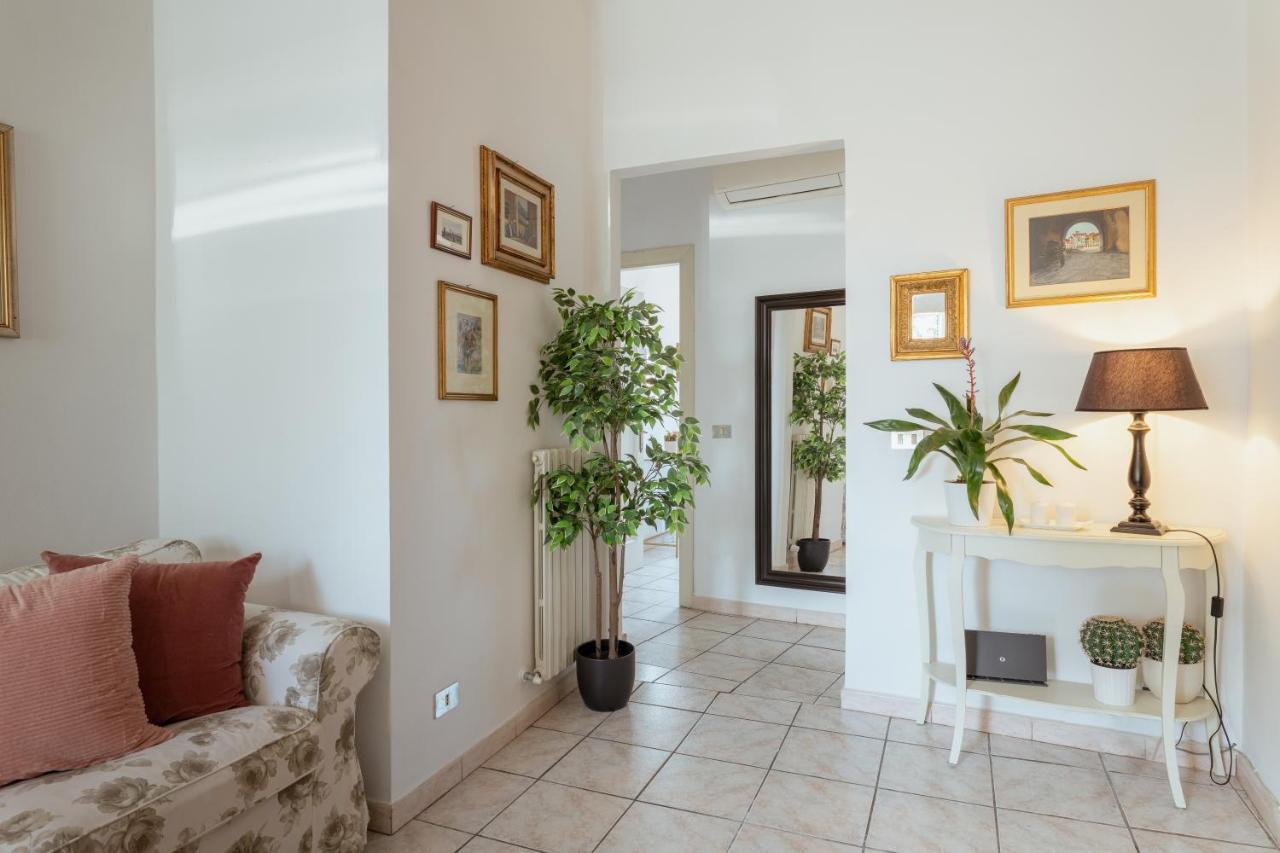 San Leonardo Apartment Lucca Bagian luar foto
